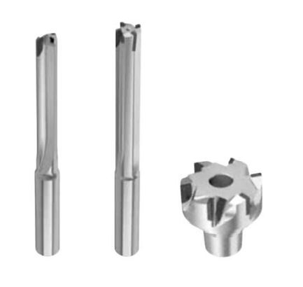 The PCD round tool line includes a range of holemaking and hole finishing options, including modular reaming heads up to 42 mm in diameter.